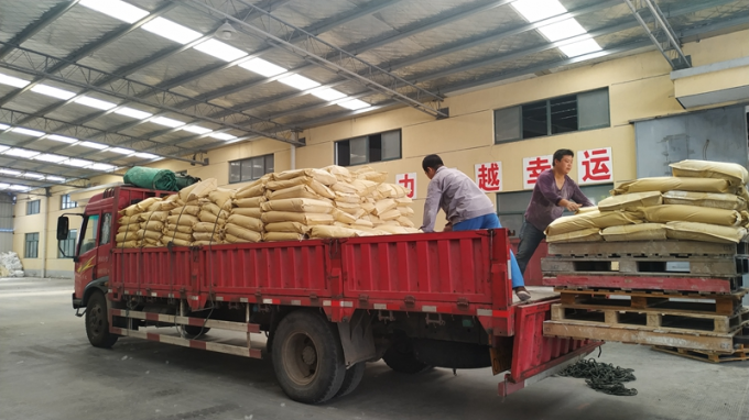 Virgin TPU โพลีอุเรธานเทอร์โมพลาสติก 64D ในจํานวนมาก 18