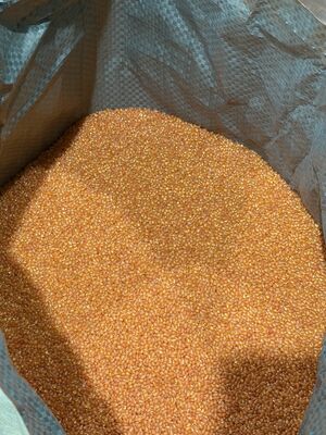 เทอร์โมพลาสติกโพลียูรีเทนสีส้มที่เข้าคู่กัน สีคงทน ประมวลผลง่าย สำหรับอุปกรณ์กีฬา เคสโทรศัพท์