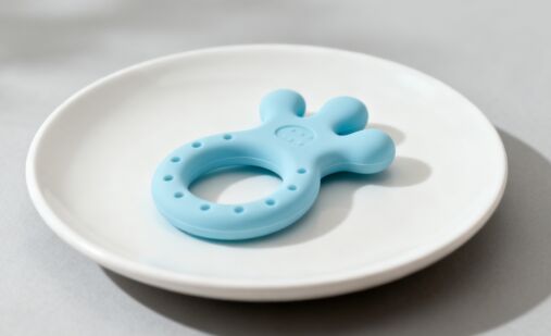 เม็ดพลาสติก TPE, นุ่ม ไม่เป็นพิษ, เป็นมิตรต่อสิ่งแวดล้อม, วัตถุดิบสำหรับผลิตภัณฑ์ขึ้นรูปประจำวัน